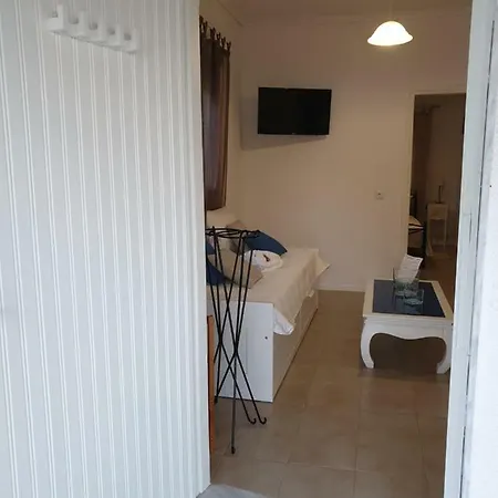 Alexander Beach Villa *